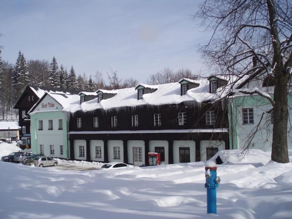 Hotel Dzban Jindrichov エクステリア 写真