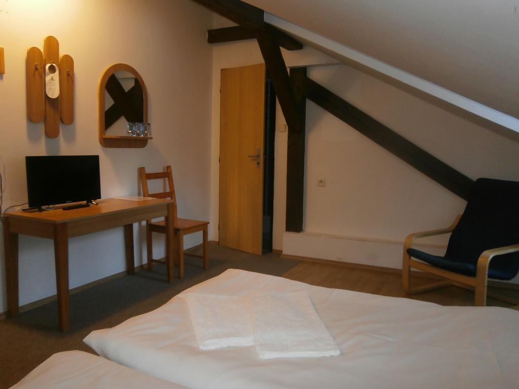 Hotel Dzban Jindrichov エクステリア 写真