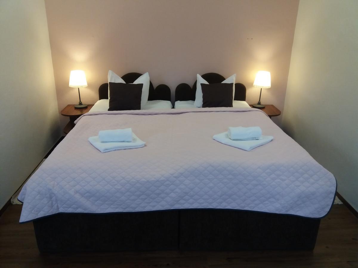 Hotel Dzban Jindrichov エクステリア 写真