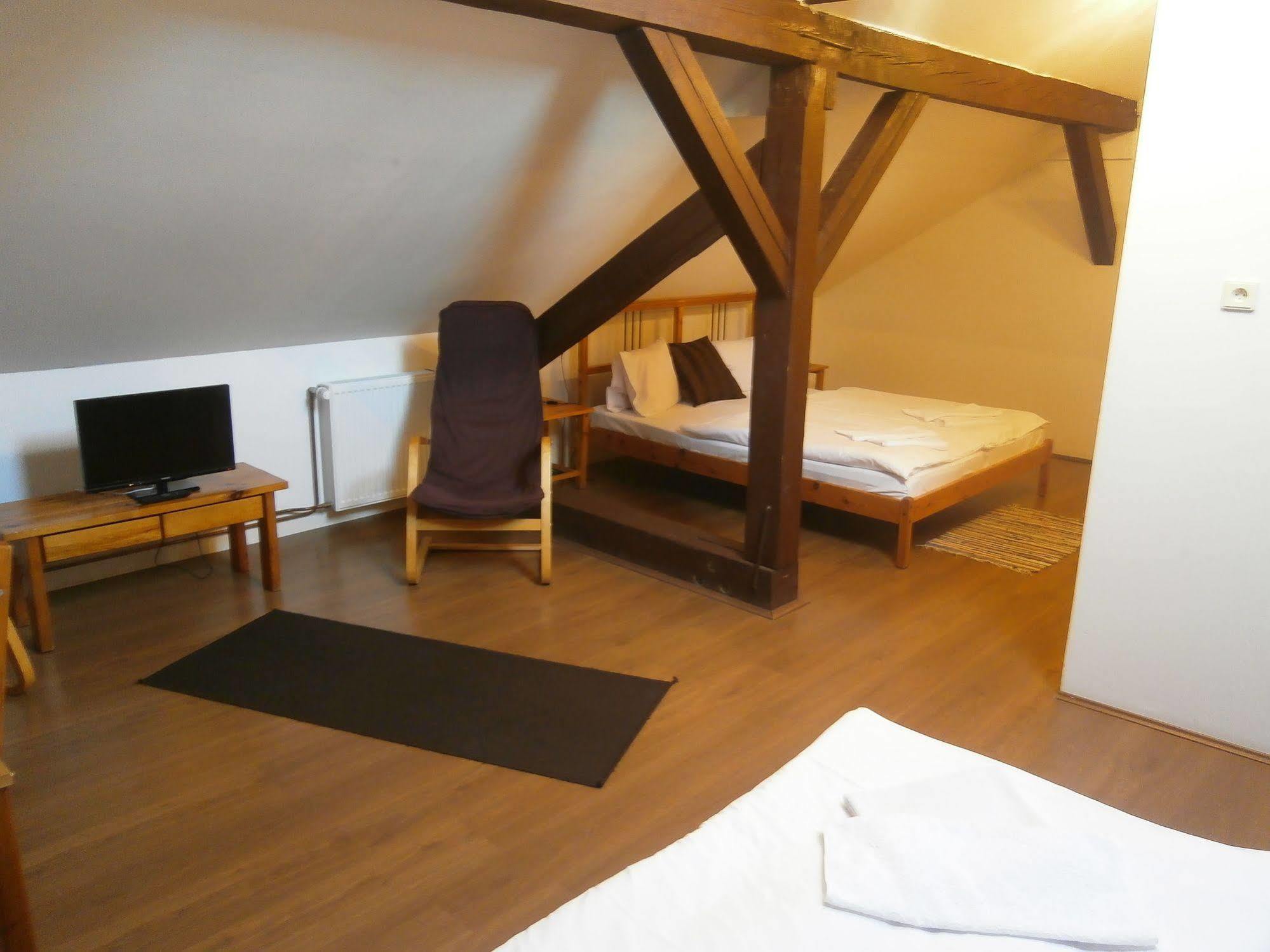 Hotel Dzban Jindrichov エクステリア 写真