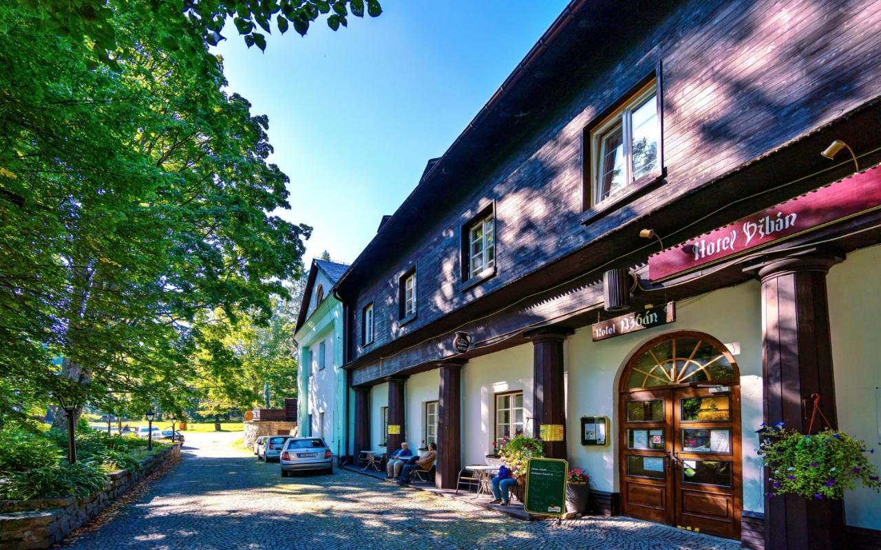 Hotel Dzban Jindrichov エクステリア 写真